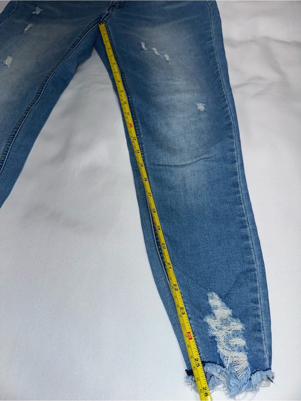 Suzanne Betro Light Blue Distressed Women’s Jeans size 8 skinny - Picture 5 of 7